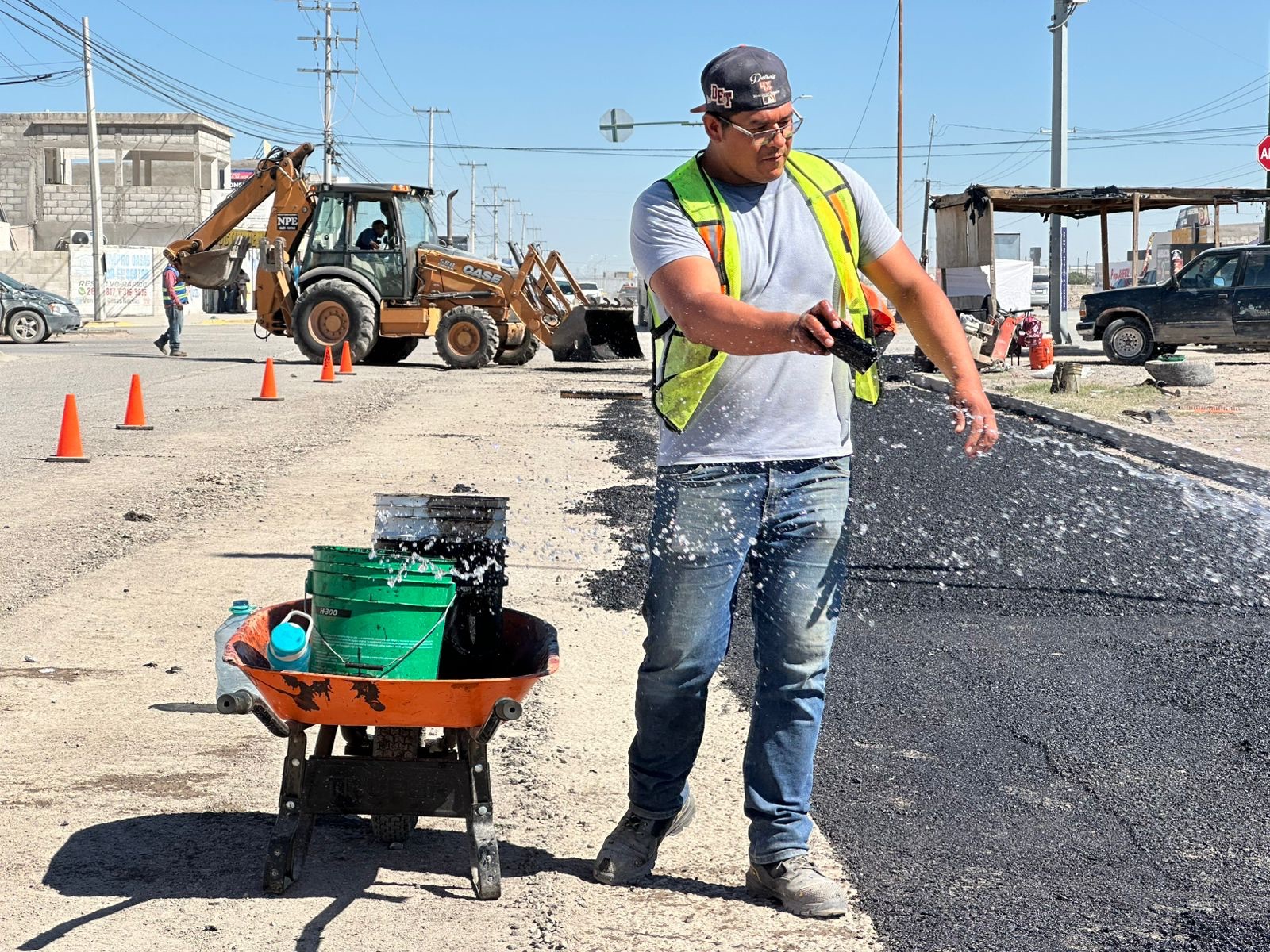 SE TAPAN MÁS DE CUATRO MIL BACHES EN JUÁREZ