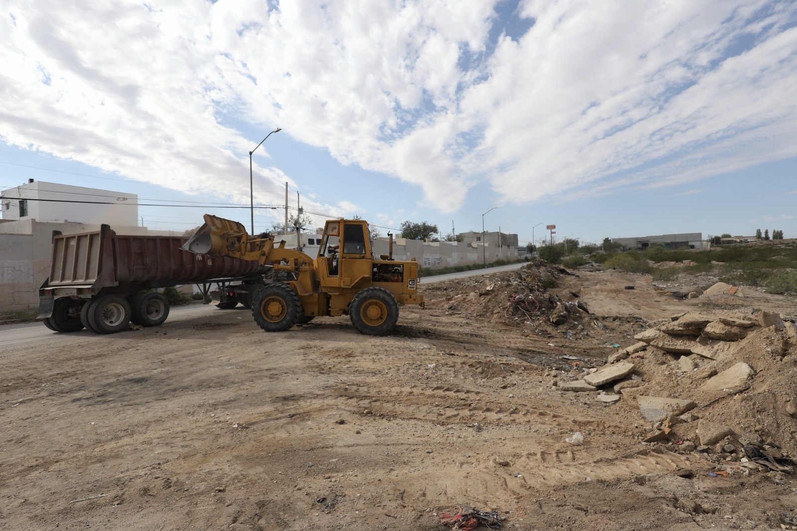 ATIENDE MUNICIPIO SOLICITUD DE VECINOS POR PREDIO&nbsp;SUCIO
