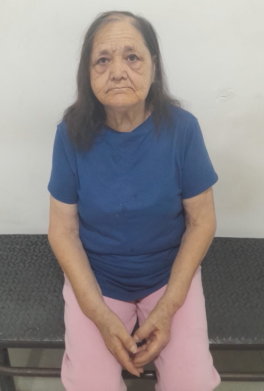 POLICÍA AUXILIA A ABUELITA DESORIENTADA