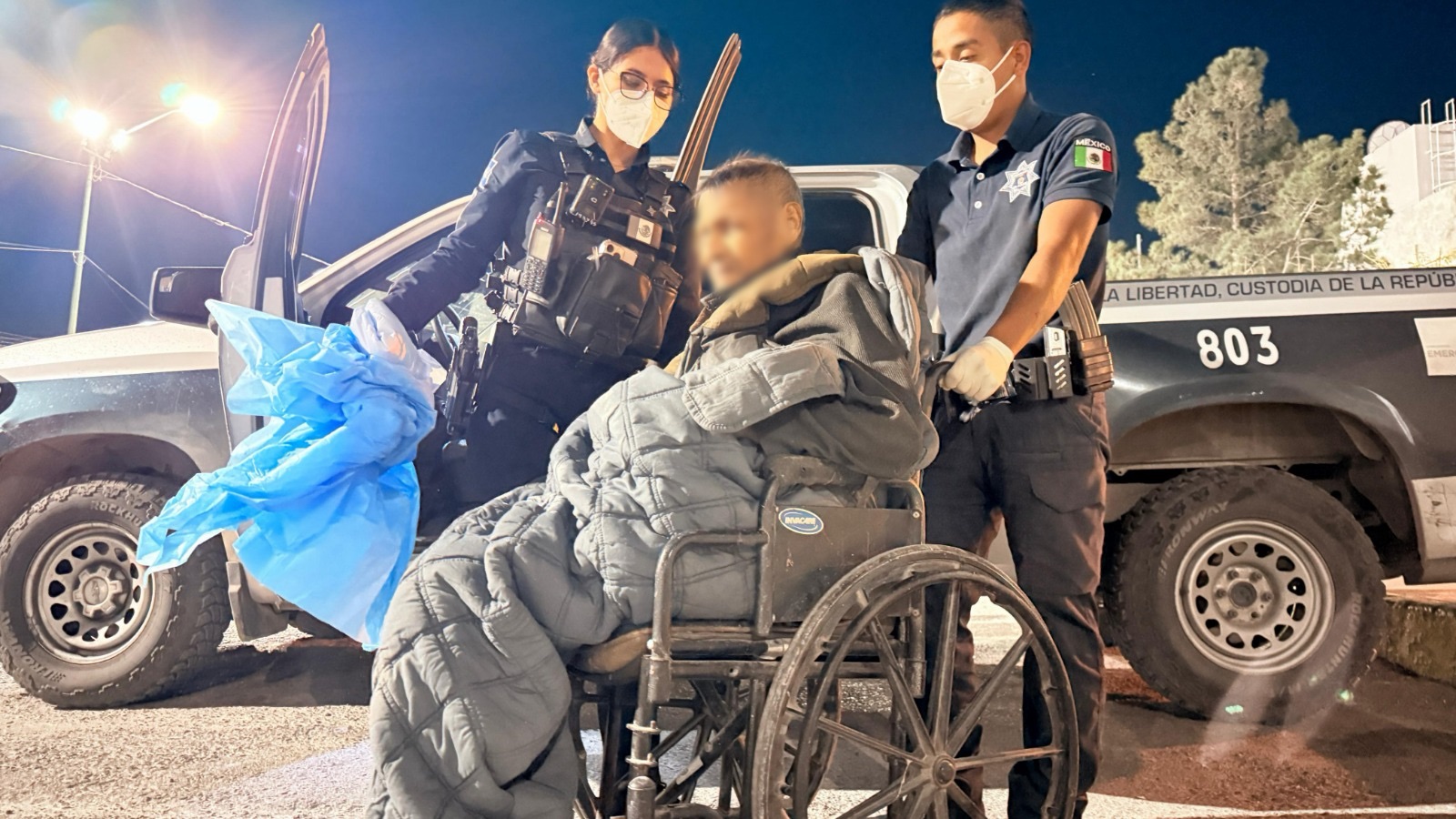 POLICÍAS MUNICIPALES RESCATAN A ABUELITO QUE VIVÍA EN SITUACIÓN DE ABANDONÓ