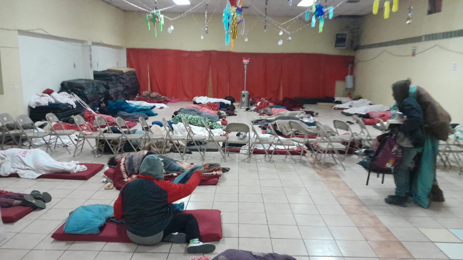 OPERATIVOS BUSCAN PERSONAS EN CALLE POR TEMPERATURAS CONGELANTES