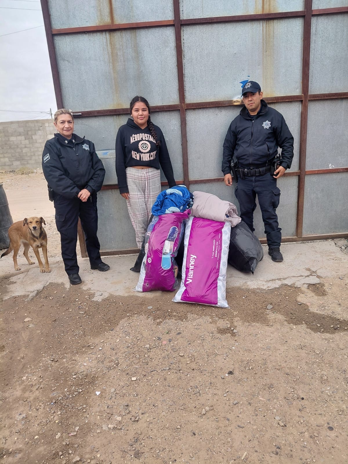 SSPM ENTREGA ROPA Y COBIJAS EN ALBERGUE