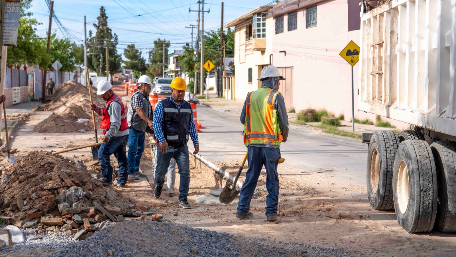 ASÍ CUIDAN LAS CALLES DE LA COLONIA CARLOS CASTILLO PERAZA