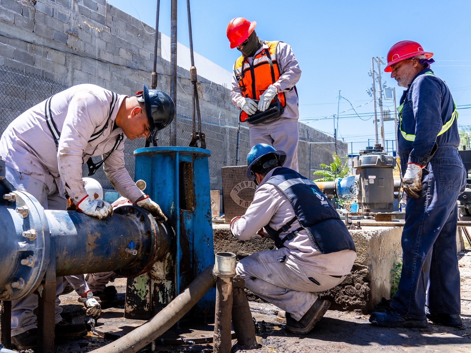 REPARAN REBOMBEO 18 PARA GARANTIZAR SUMINISTRO EN 12 COLONIAS DEL&nbsp;PONIENTE