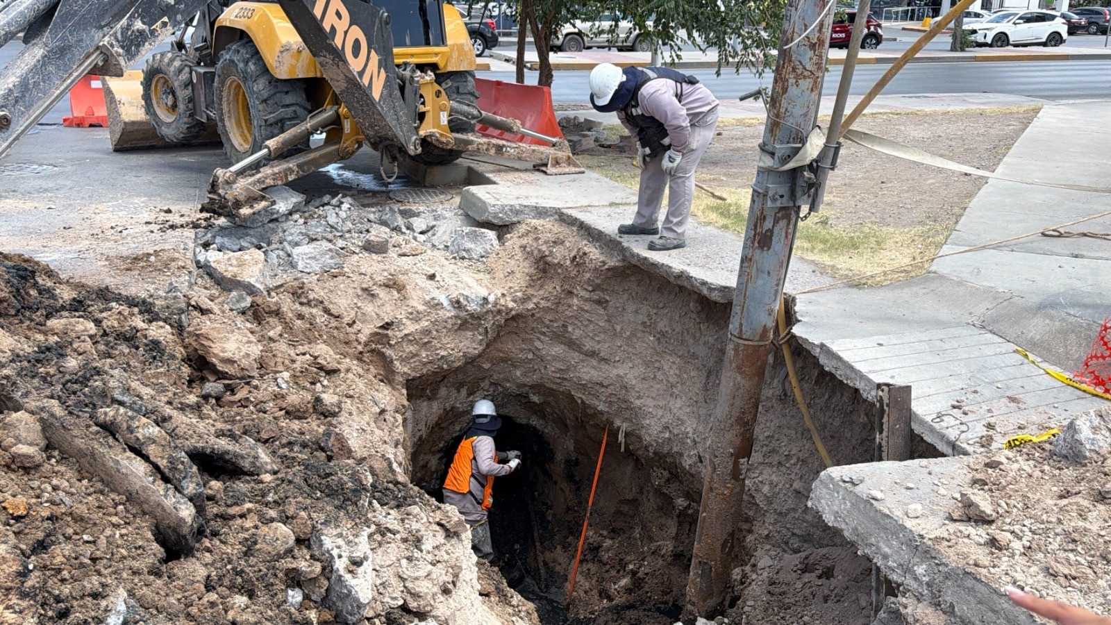 JMAS REPARA HUNDIMIENTO EN RED&nbsp;SANITARIA