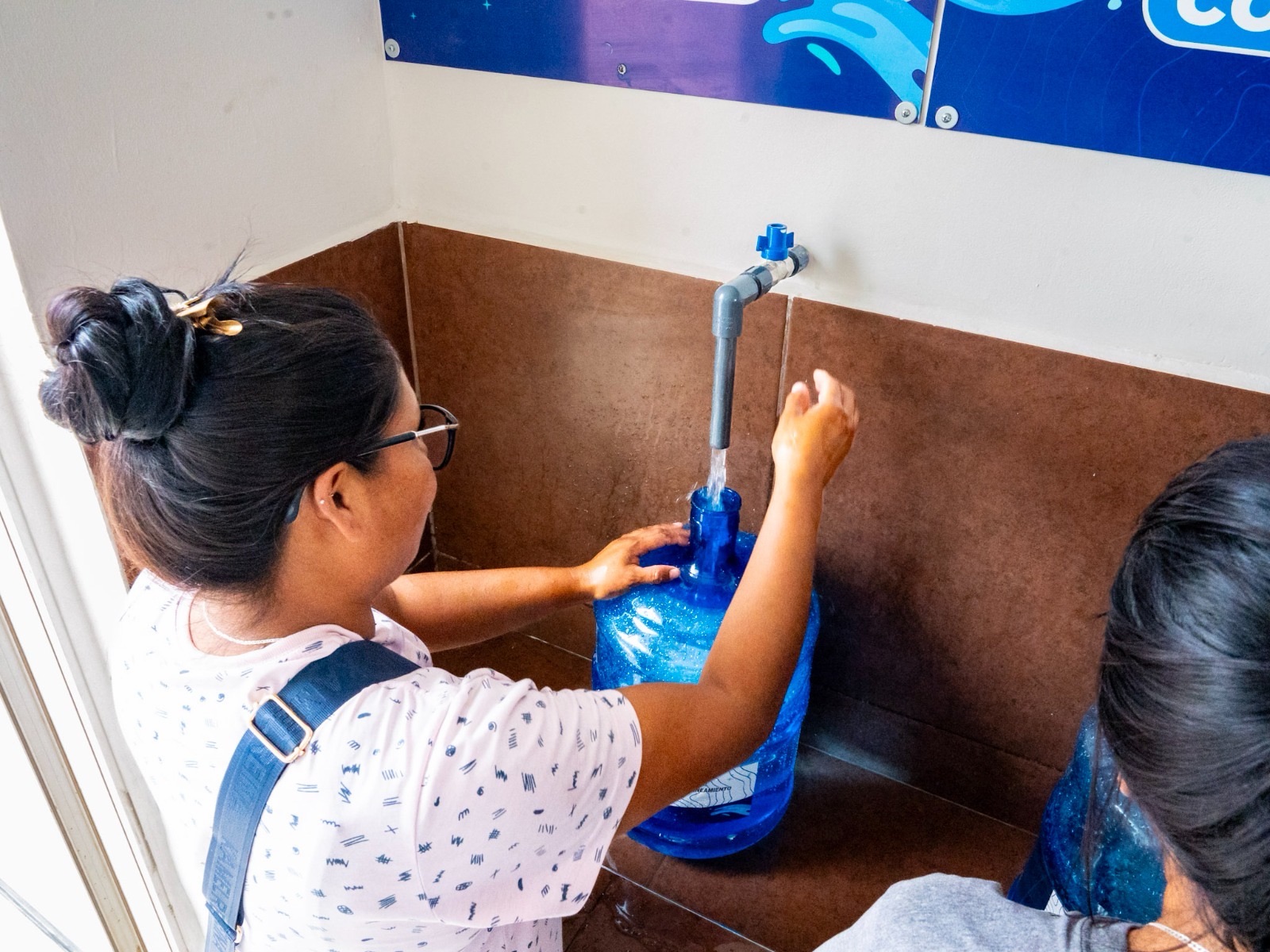 JMAS ENTREGA MÓDULO DE AGUA GRATUITA EN LOS KILÓMETROS