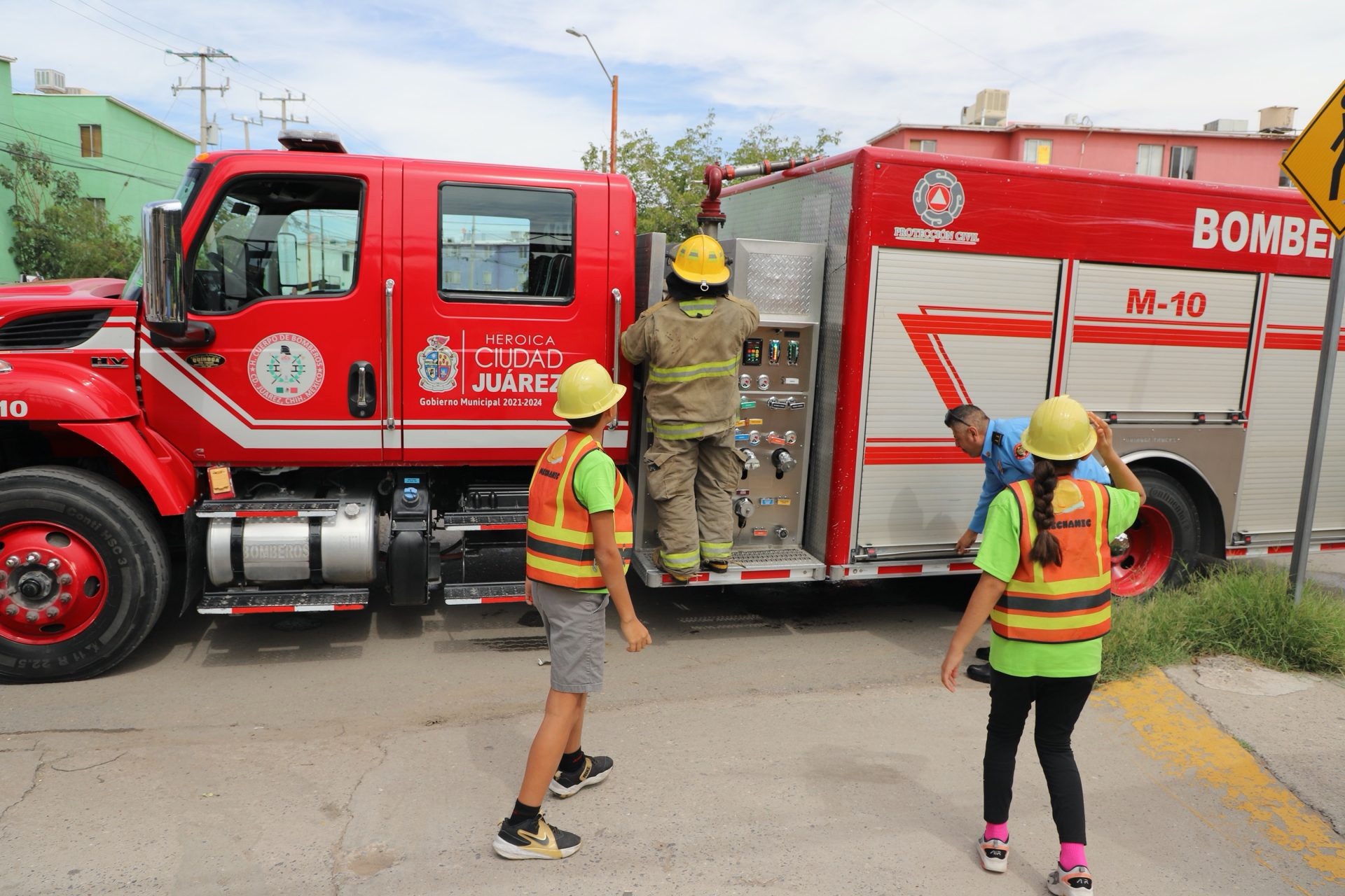 NIÑOS DE LA UACJ PARTICIPAN EN EL SEGUNDO SIMULACRO NACIONAL&nbsp;2026